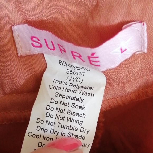 Supre shorts - Picture 2 of 4